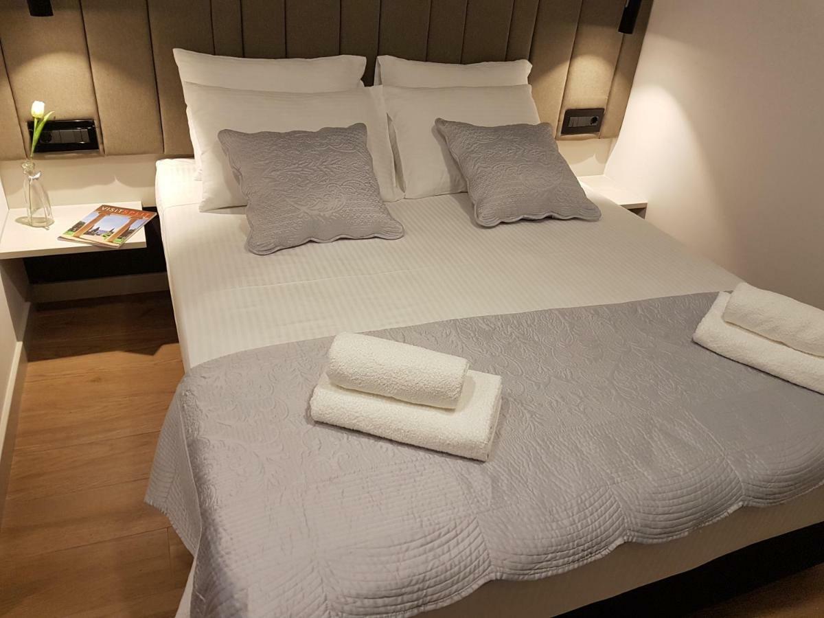 Le Soleil Rooms Split Extérieur photo
